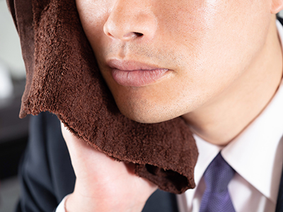 ご希望の方には事前に麻酔テープを使用しています。