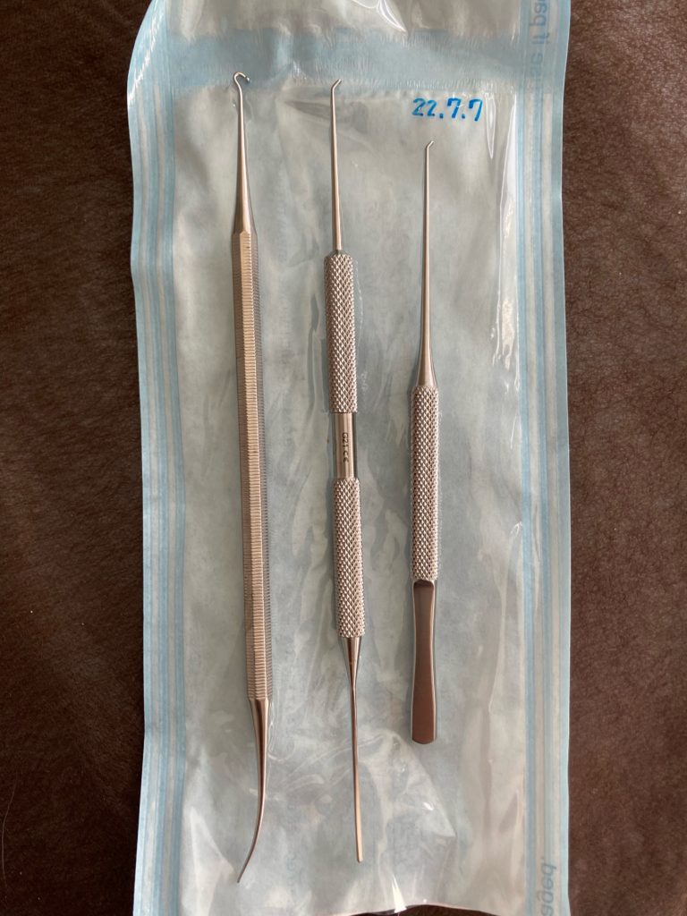 【小さなキズで脚のこぶをなくすには？】