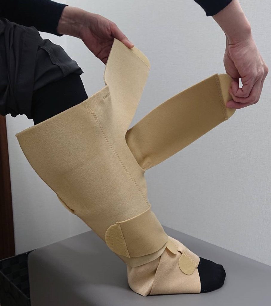 【ラップ式弾性ストッキング】 2 【ラップ式弾性ストッキング】