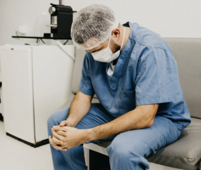 【下肢静脈瘤を放っておくとどうなるの？】