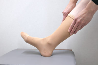 弾性ストッキング(ソックス)が履けない、続けられない時の原因と対処法