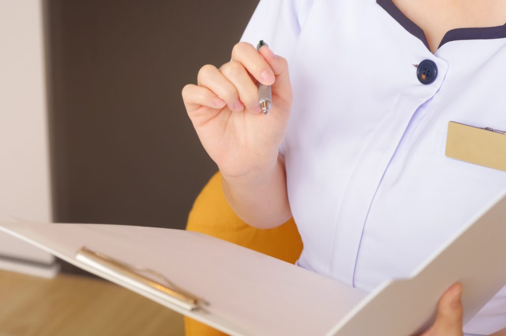 医療脱毛における注意点とは?事前に知っておきたいリスクも解説 3 医療脱毛における注意点とは?事前に知っておきたいリスクも解説