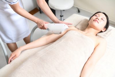 医療脱毛における注意点とは？事前に知っておきたいリスクも解説